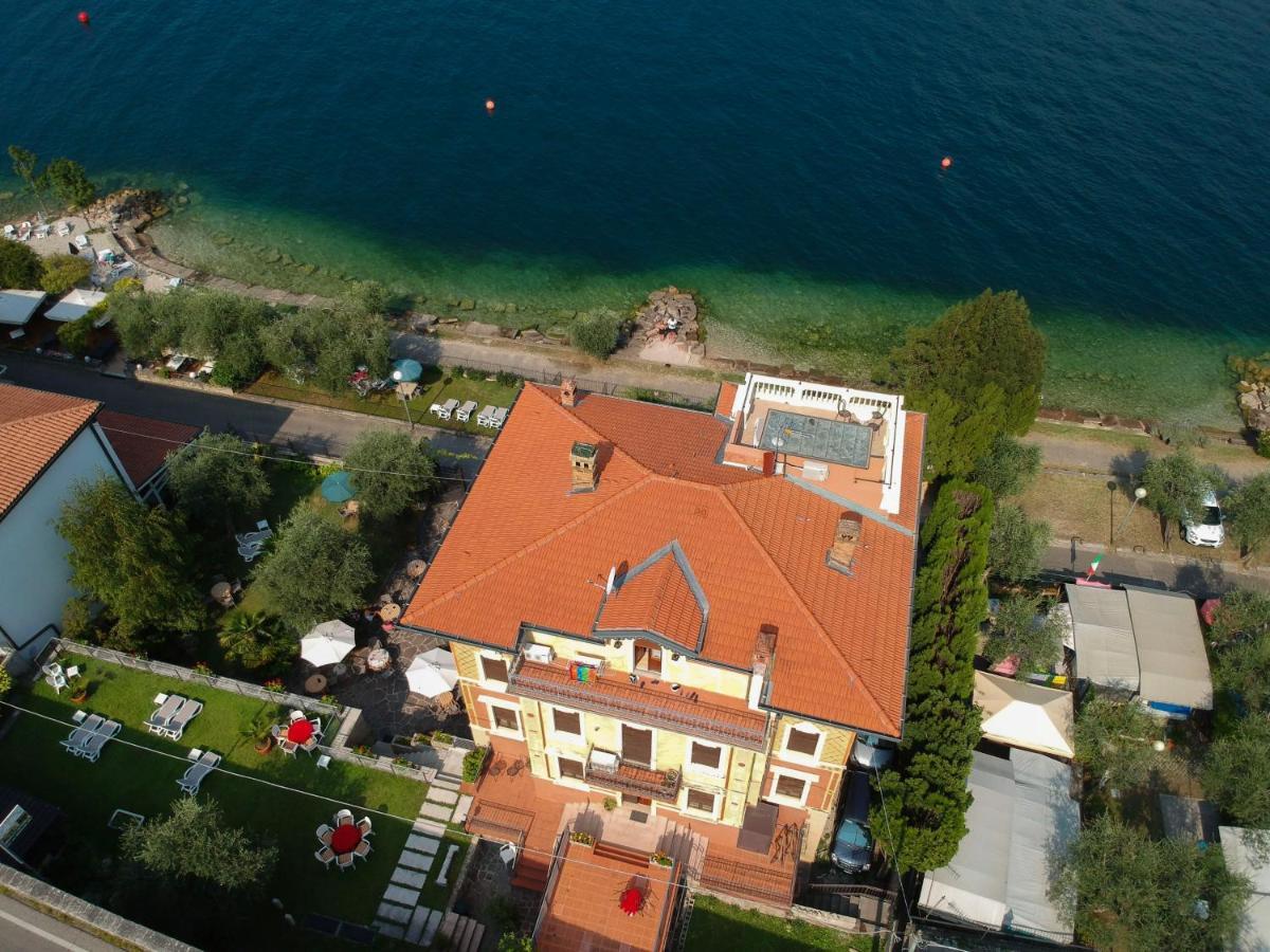 Villa Torre - Atmosfera Romantica Бренцоне сул Гарда Екстериор снимка