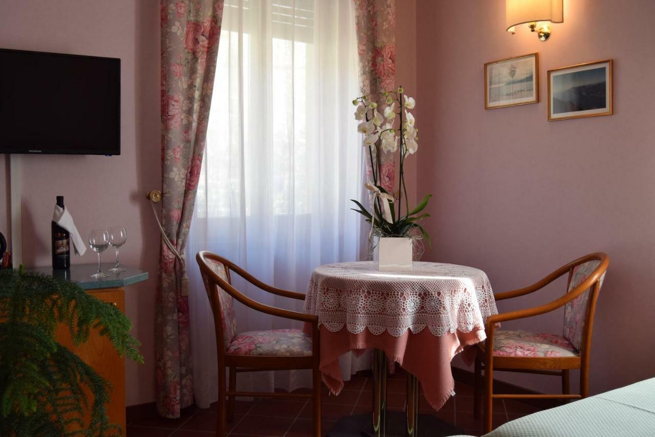 Villa Torre - Atmosfera Romantica Бренцоне сул Гарда Екстериор снимка