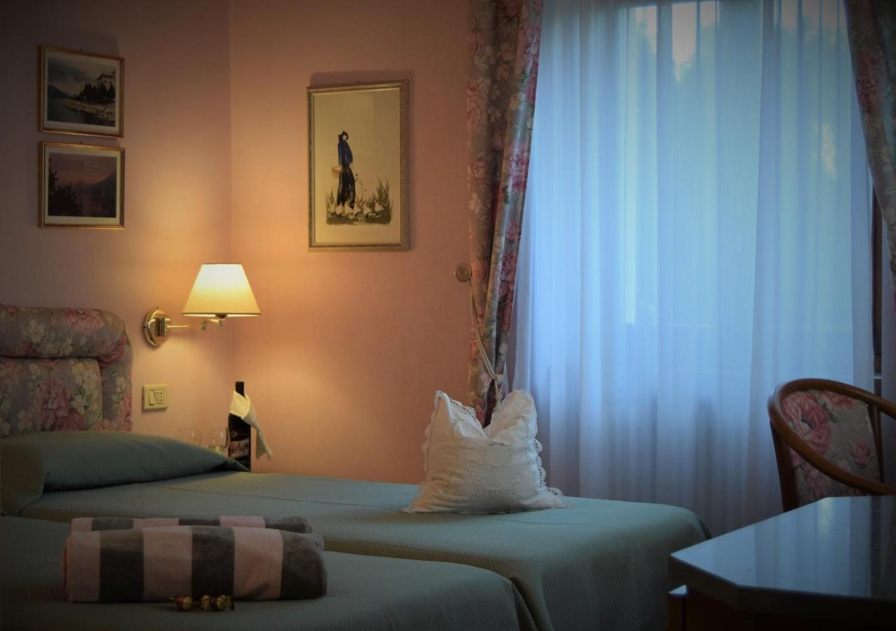 Villa Torre - Atmosfera Romantica Бренцоне сул Гарда Екстериор снимка